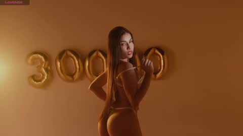 Snapshot of tiphani_walker_ chatting on 01-09-25, 01:39 Tiphani Walker online show from 01-09-25, 01:39