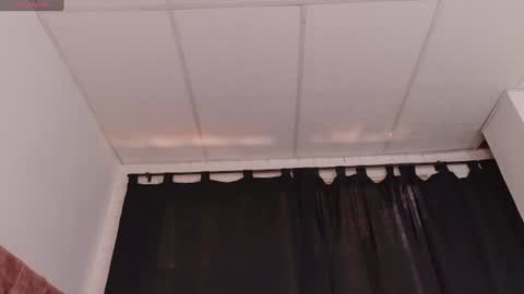 Snapshot of tiphani_walker_ chatting on 08-07-26, 07:49 Tiphani Walker online show from 08-07-26, 07:49