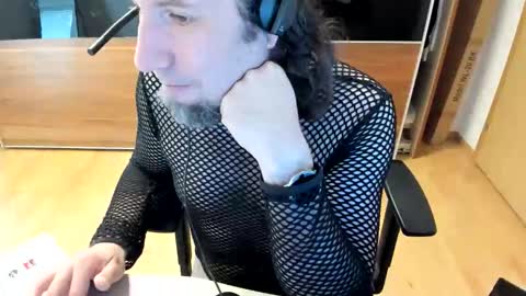 Snapshot of tirolerboy27 chatting on 03-09-26, 12:31 Tirolerboy27 online show from 03-09-26, 12:31