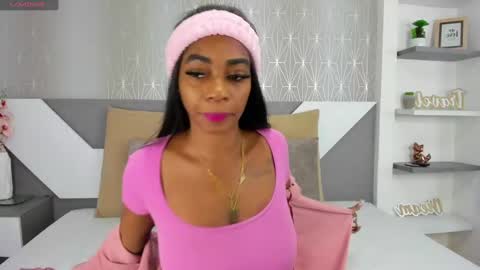 Snapshot of tisha_cole chatting on 02-14-25, 02:33 Tisha online show from 02-14-25, 02:33