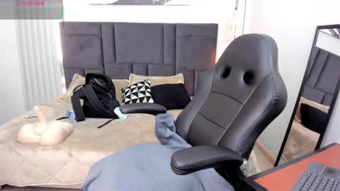 Snapshot of tisha_lau chatting on 04-29-26, 02:32 Tisha online show from 04-29-26, 02:32