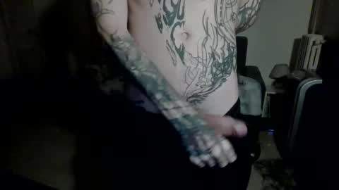 Snapshot of tiswillfuckup chatting on 12-21-25, 12:18 tiswillfuckup online show from 12-21-25, 12:18