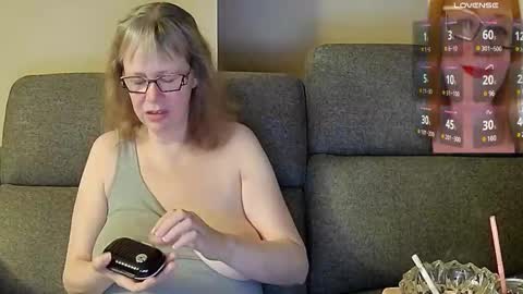 Snapshot of tittylandqc chatting on 02-10-25, 01:57 tittylandqc online show from 02-10-25, 01:57