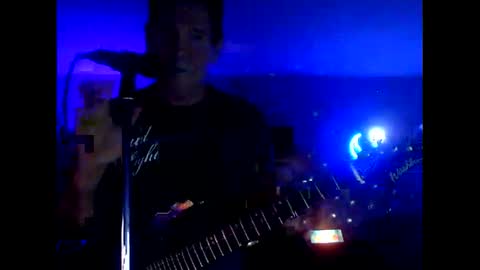 Snapshot of tkthedj chatting on 02-11-25, 04:33 TK online show from 02-11-25, 04:33