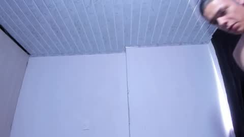 Snapshot of tobiassmith69 chatting on 05-04-26, 05:42 Tobias Smith online show from 05-04-26, 05:42