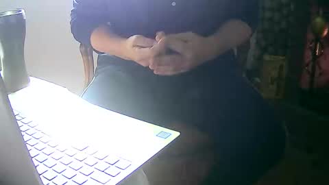 Snapshot of tobikoyuzu chatting on 12-27-24, 01:07 Tobiko online show from 12-27-24, 01:07