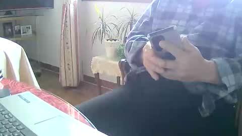 Snapshot of tobikoyuzu chatting on 01-05-25, 03:34 Tobiko online show from 01-05-25, 03:34