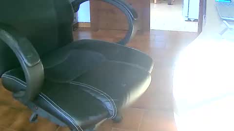 Snapshot of tobikoyuzu chatting on 01-10-25, 03:37 Tobiko online show from 01-10-25, 03:37