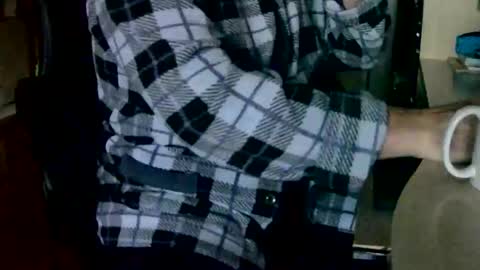Snapshot of tobikoyuzu chatting on 01-19-25, 04:57 Tobiko online show from 01-19-25, 04:57