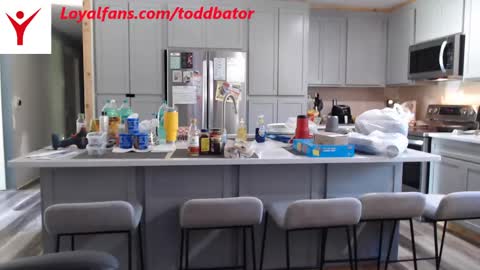 Snapshot of toddbator chatting on 05-25-26, 02:12 Todd Bator online show from 05-25-26, 02:12