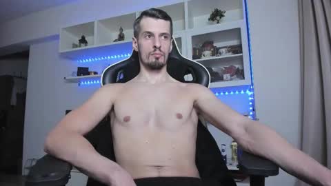 Snapshot of toddclaytonn chatting on 12-21-25, 01:46 Todd online show from 12-21-25, 01:46