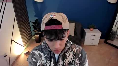 Snapshot of todoroki_g chatting on 12-17-25, 02:01 todoroki_g online show from 12-17-25, 02:01