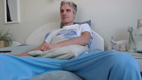 Daniel Bisexual uncut 20cm online show from 01-04-25, 08:39