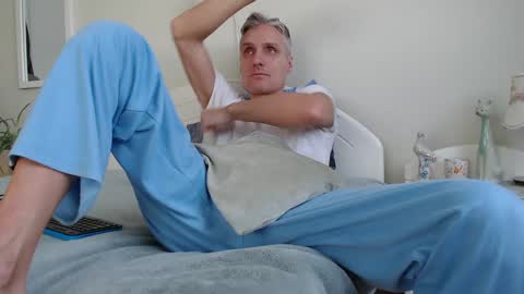 Daniel Bisexual uncut 20cm online show from 01-12-25, 07:53