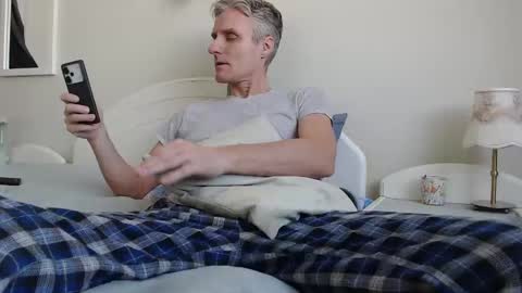 Daniel Bisexual uncut 20cm online show from 02-16-25, 07:48