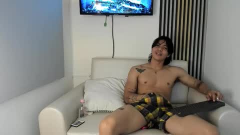 Snapshot of toji_lee chatting on 10-19-25, 02:34 toji lee online show from 10-19-25, 02:34