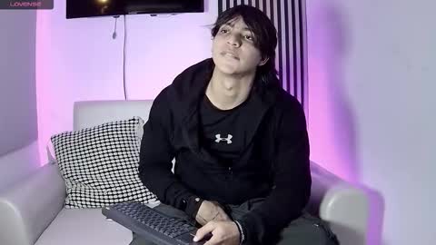 toji lee online show from 11-06-25, 12:55