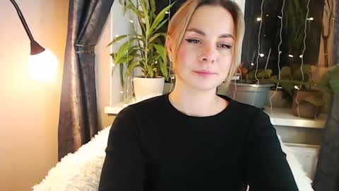 Snapshot of tokens_are_sexy chatting on 01-18-25, 08:30 tokens_are_sexy online show from 01-18-25, 08:30