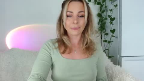Snapshot of tokens_are_sexy chatting on 06-26-26, 08:57 tokens_are_sexy online show from 06-26-26, 08:57