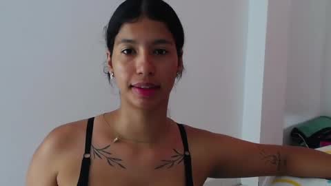 Snapshot of tokihoney chatting on 12-14-24, 07:57 Adela y juan online show from 12-14-24, 07:57