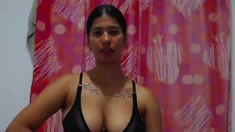 Snapshot of tokihoney chatting on 12-14-24, 11:01 Adela y juan online show from 12-14-24, 11:01
