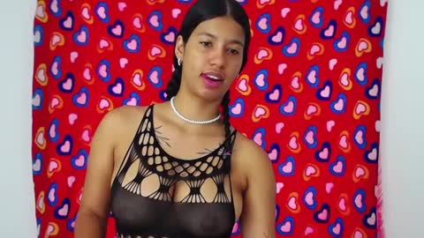 Snapshot of tokihoney chatting on 12-18-24, 01:56 Adela y juan online show from 12-18-24, 01:56