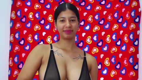 Snapshot of tokihoney chatting on 12-19-24, 06:01 Adela y juan online show from 12-19-24, 06:01