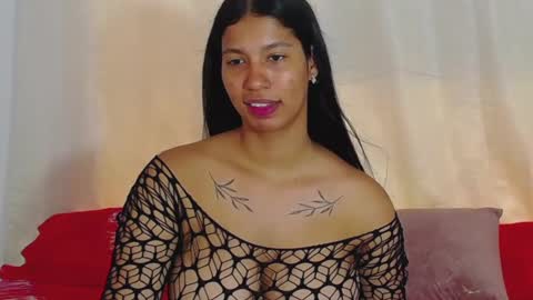Snapshot of tokihoney chatting on 01-31-25, 08:43 Adela y juan online show from 01-31-25, 08:43