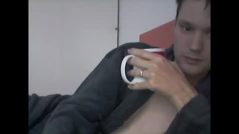 Snapshot of tokiomotel chatting on 02-19-26, 08:10 tokiomotel online show from 02-19-26, 08:10