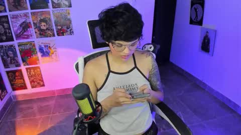 Snapshot of tokyo_uwu chatting on 02-24-26, 04:10 sofi 3 online show from 02-24-26, 04:10