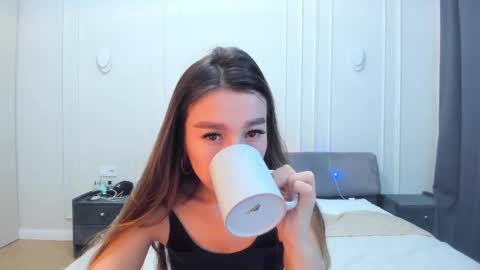 Lia online show from 12-21-25, 03:13