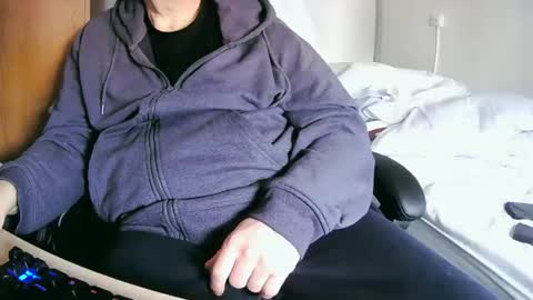 tolon408472 online show from 02-19-25, 12:33