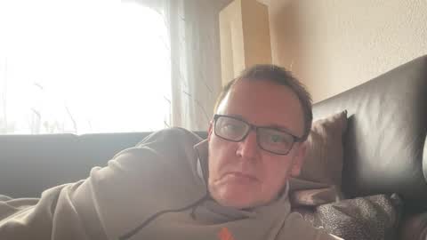 Snapshot of tom6644 chatting on 02-07-25, 12:06 Tom online show from 02-07-25, 12:06