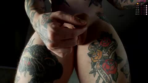 Snapshot of tom__ice chatting on 10-19-25, 01:17 tom__ice online show from 10-19-25, 01:17