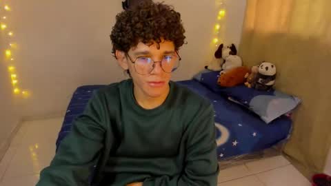 Tom Blue online show from 11-26-25, 04:08