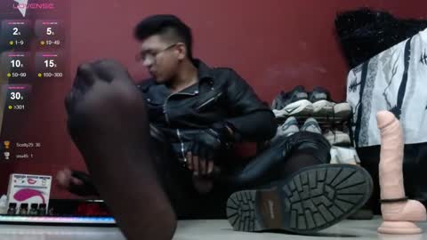 Snapshot of tom_brown12 chatting on 12-09-24, 02:17 Tom online show from 12-09-24, 02:17