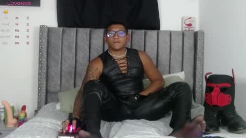 Snapshot of tom_brown12 chatting on 01-14-25, 02:08 Tom online show from 01-14-25, 02:08