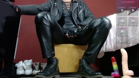 Snapshot of tom_brown12 chatting on 01-30-25, 11:01 Tom online show from 01-30-25, 11:01