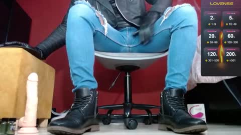 Snapshot of tom_brown12 chatting on 02-09-25, 03:45 Tom online show from 02-09-25, 03:45