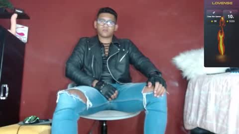 Snapshot of tom_brown12 chatting on 02-13-25, 12:02 Tom online show from 02-13-25, 12:02