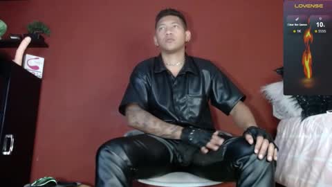 Snapshot of tom_brown12 chatting on 02-15-25, 06:55 Tom online show from 02-15-25, 06:55