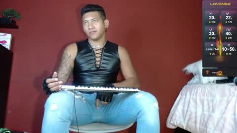 Snapshot of tom_brown12 chatting on 02-17-25, 12:59 Tom online show from 02-17-25, 12:59