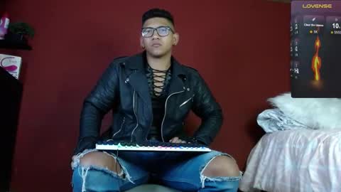 Snapshot of tom_brown12 chatting on 02-22-25, 11:13 Tom online show from 02-22-25, 11:13