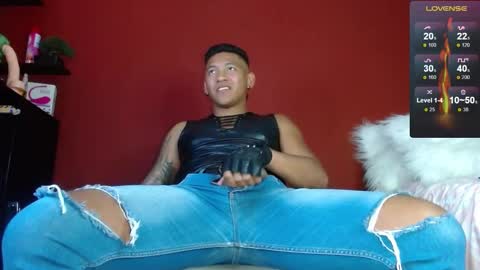 Snapshot of tom_brown12 chatting on 02-22-25, 02:30 Tom online show from 02-22-25, 02:30