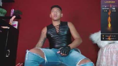 Snapshot of tom_brown12 chatting on 02-23-25, 01:35 Tom online show from 02-23-25, 01:35