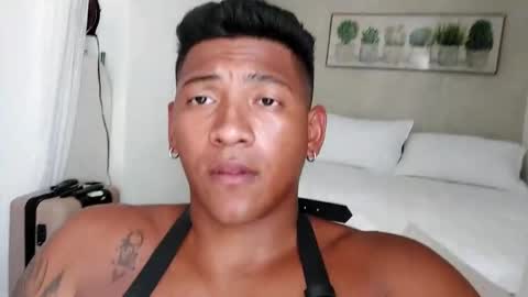 Snapshot of tom_brown12 chatting on 03-08-25, 06:16 Tom online show from 03-08-25, 06:16