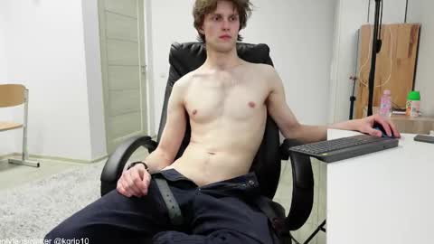 tom online show from 10-18-25, 11:38