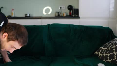 Tom online show from 04-18-26, 07:01