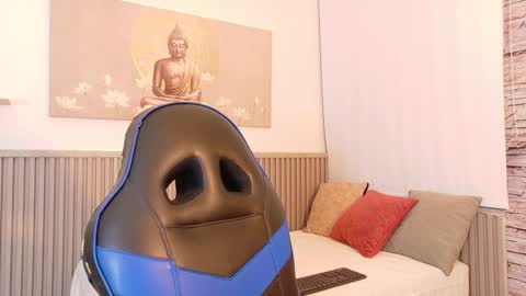 Tom muscle1 online show from 11-20-25, 12:05