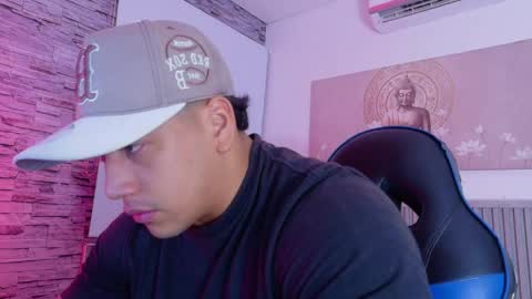 Tom muscle1 online show from 03-24-26, 11:48